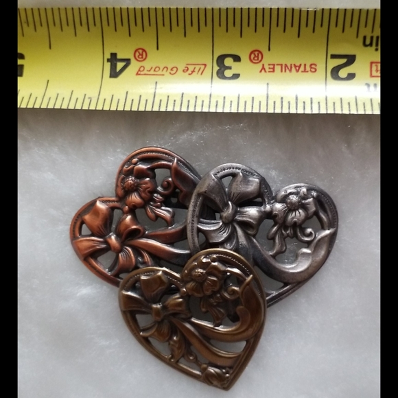 3 Crossing/Stacking Hearts - Picture 8 of 9